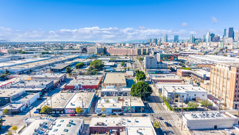 More Photos Of 1948 E 7th St, Los Angeles Bar For Lease