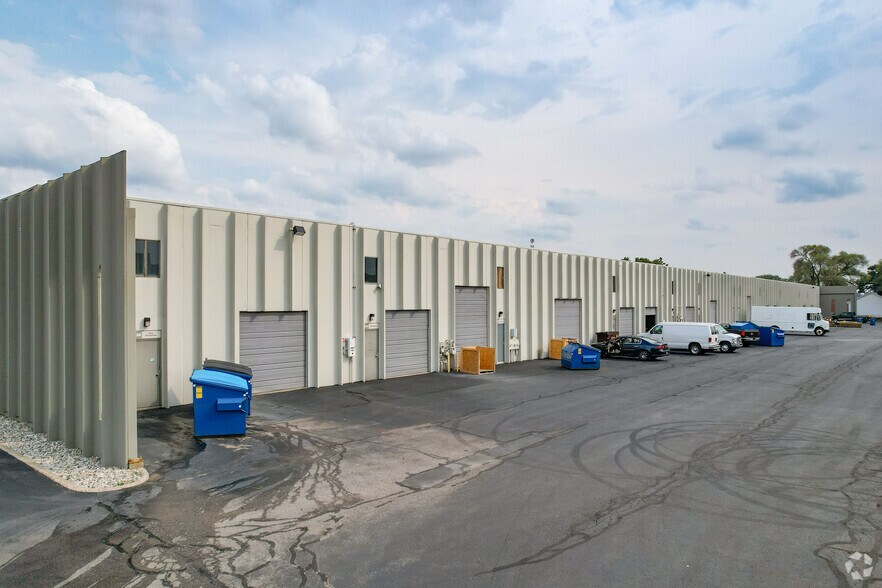 More Photos Of 3530-3554 Roger B Chaffee Mem Dr SE, Grand Rapids Warehouse For Lease