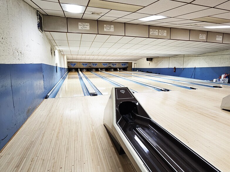 More Photos Of 527 Market St, Bolivar Bowling Alley For Sale