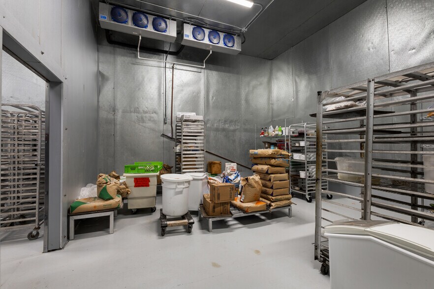 More Photos Of 875 Creel St, Melbourne Warehouse For Lease