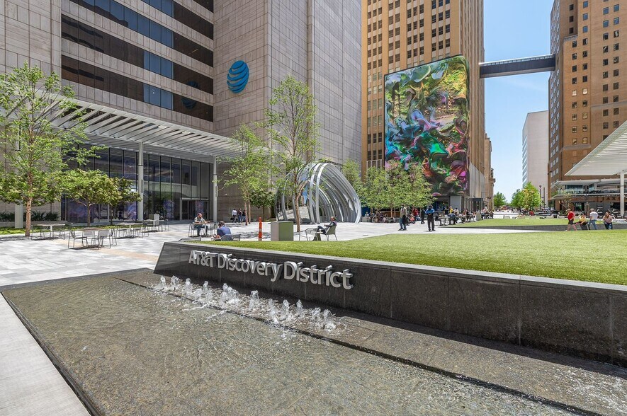 More Photos Of 1301 Young St, Dallas Office For Lease