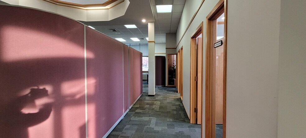 More Photos Of 100 Park Dr S, Great Falls Office For Lease