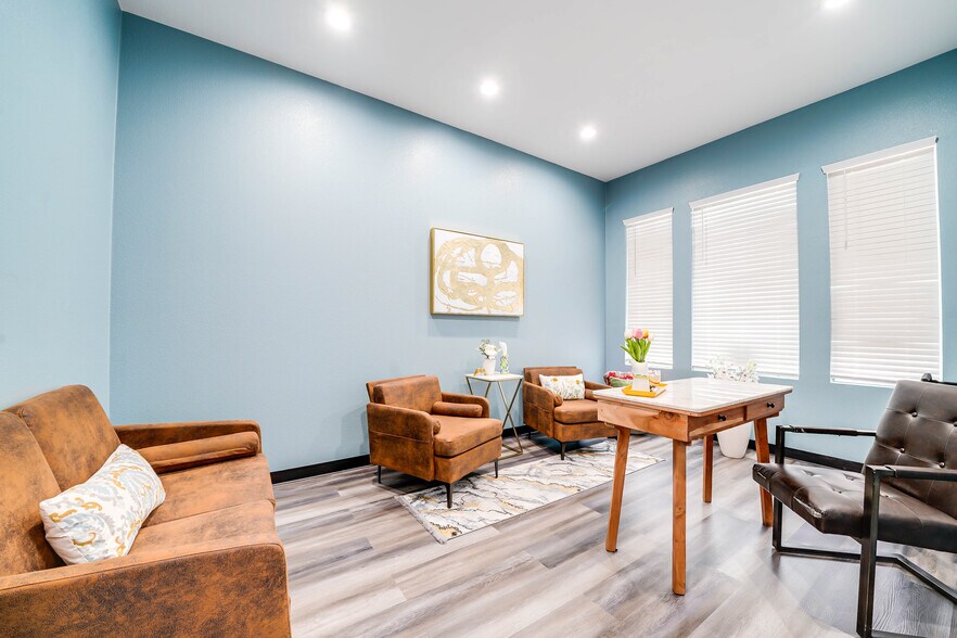 More Photos Of 1802 Mansfield Webb Rd, Mansfield Unknown For Lease