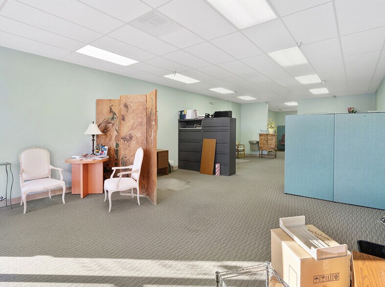 More Photos Of 1168-1258 Jacaranda Blvd, Venice Storefront For Lease