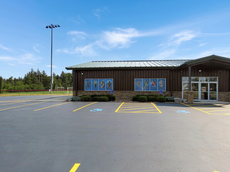 More Photos Of 6831 Seneca Ln, Elma Flex For Lease