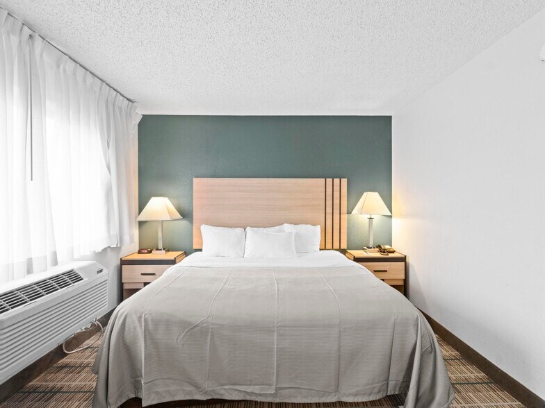 More Photos Of 15150 Brighton Rd, Brighton Hotel For Sale