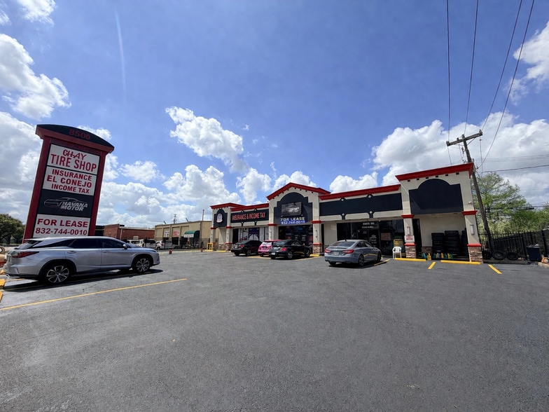More Photos Of 8500 Hillcroft Ave, Houston Storefront Retail Office For Lease