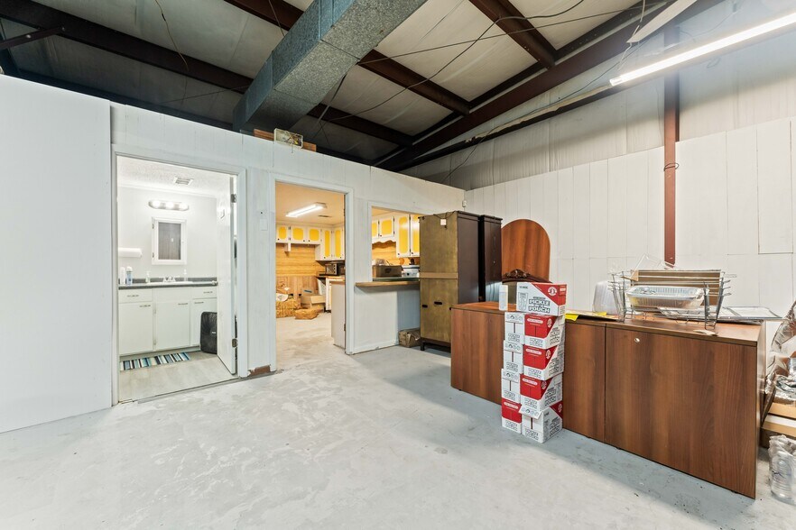 More Photos Of 13402 Old Baton Rouge Hwy, Hammond Light Distribution For Sale