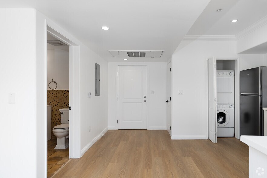 More Photos Of 930 S Robertson Blvd, Los Angeles Apartments For Lease