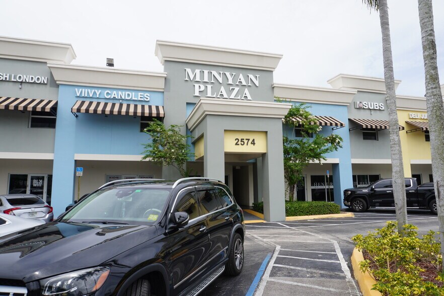 More Photos Of 2520-2650 N University Dr, Sunrise Unknown For Lease