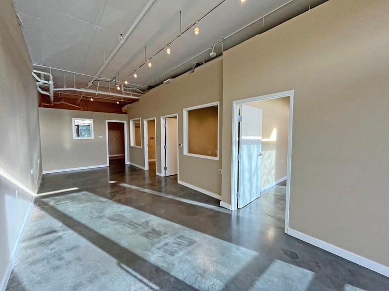 More Photos Of 4951 NE Fremont St, Portland Apartments For Lease