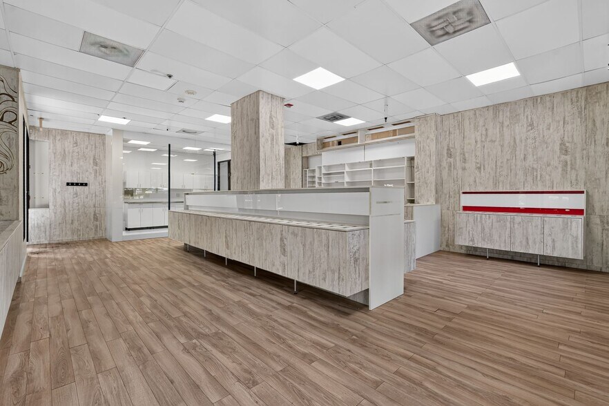 More Photos Of 900 N Taylor St, Arlington Continuing Care Retirement Community For Lease