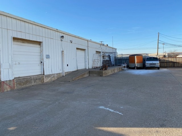 More Photos Of 122 W Fairmeadows Dr, Duncanville Showroom For Sale