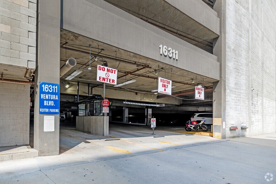 More Photos Of 16311 Ventura Blvd, Encino Office For Sale