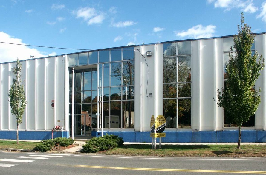 Primary Photo Of 45 Gracey Ave, Meriden Manufacturing For Lease