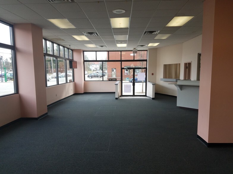 More Photos Of 1452 4th Ave, Huntington General Retail For Lease