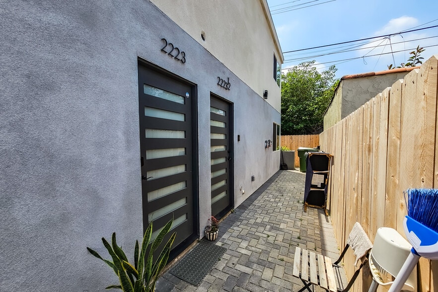 More Photos Of 2223 S Highland Ave, Los Angeles Apartments For Sale