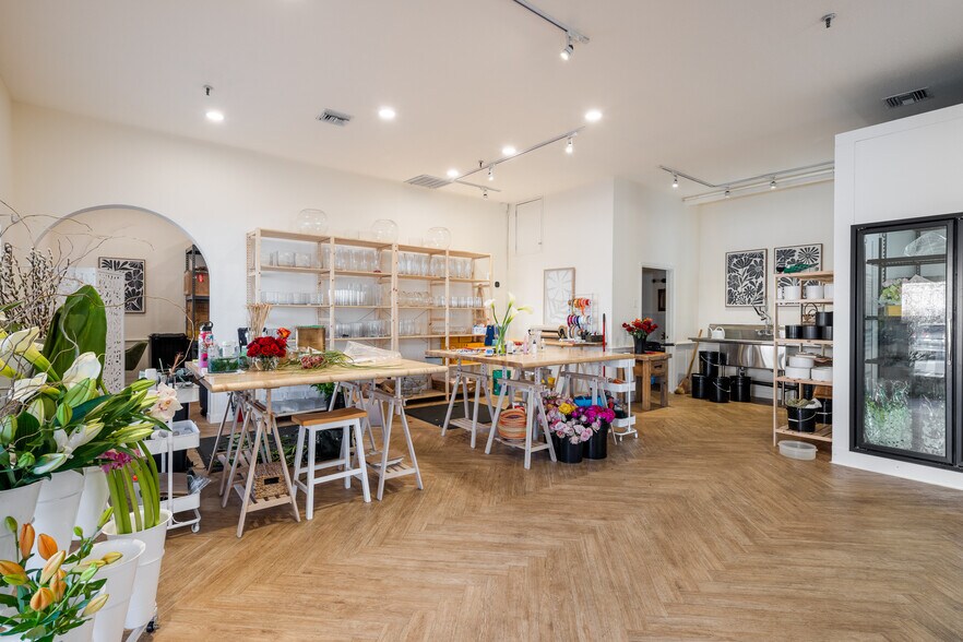 More Photos Of 1260-1278 Broadway, Sonoma Freestanding For Sale