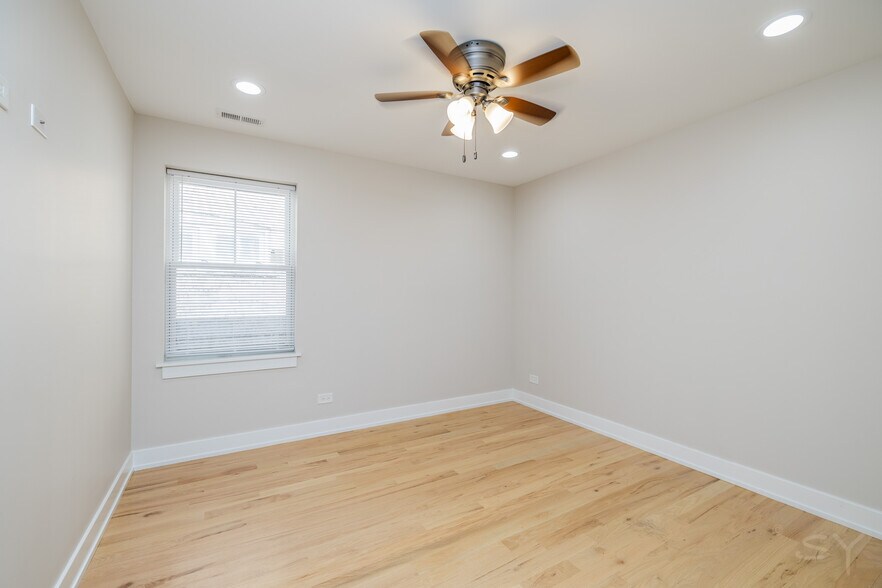 More Photos Of 6126 Eberhart ave, Chicago Apartments For Sale