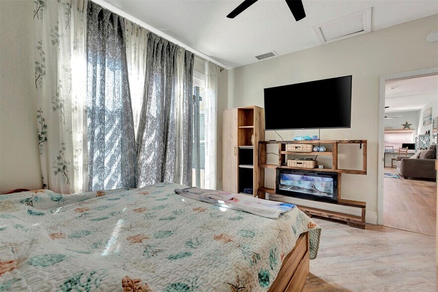 More Photos Of 403 Herbert St, Port Orange Specialty For Sale