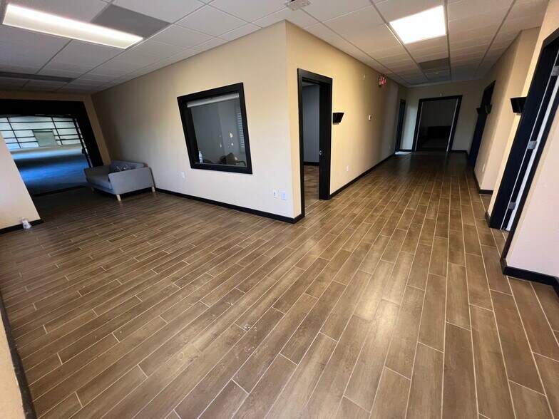 More Photos Of 230 Industrial Park Rd, Baldwin Warehouse For Sale