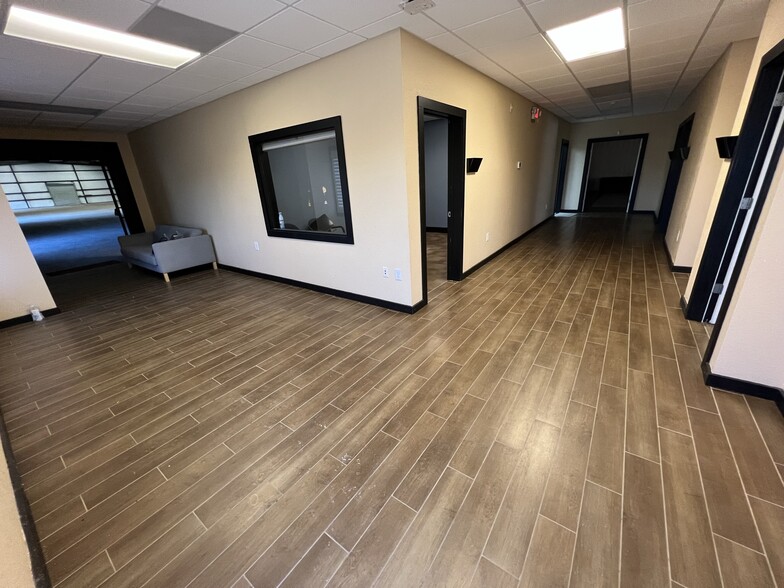 More Photos Of 230 Industrial Park Rd, Baldwin Warehouse For Lease