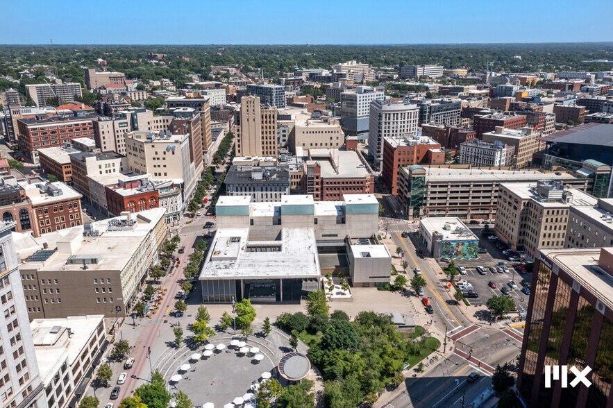 More Photos Of 139 Pearl St NW, Grand Rapids Multifamily For Sale