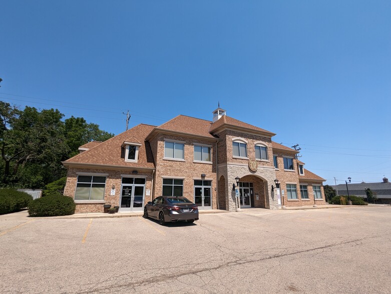 Primary Photo Of 11123-11137 N Wauwatosa Rd, Mequon Office For Lease