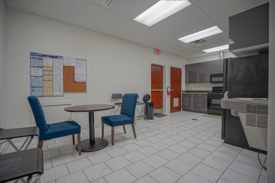 More Photos Of 18 Cabarrus Ave W, Concord Loft Creative Space For Sale