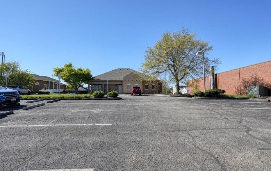 More Photos Of 941 Steubenville Ave, Cambridge Office For Lease