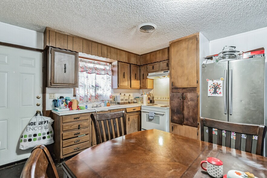 More Photos Of 604 N 3rd St, Haskell Multifamily For Sale