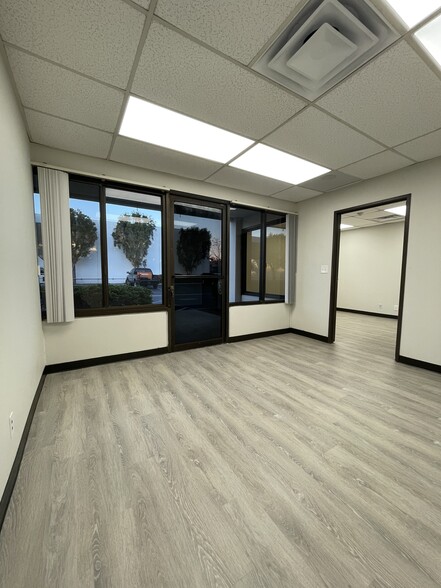 More Photos Of 955-969 N Eckhoff St, Orange Warehouse For Lease