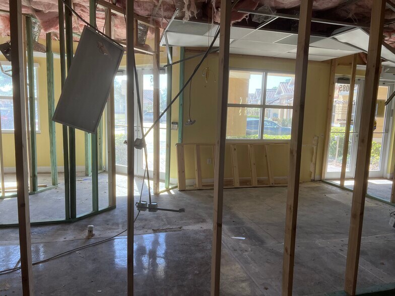 More Photos Of 3075 Bobcat Village Center Rd, North Port Medical For Lease