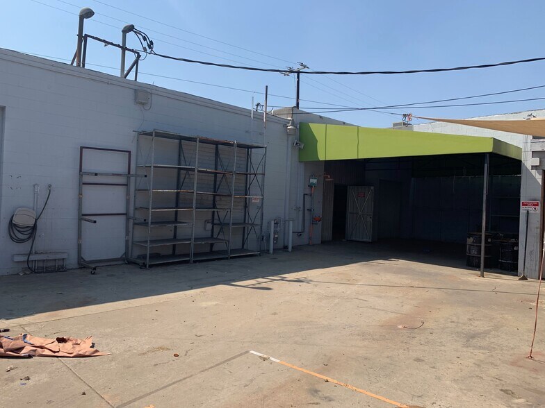 More Photos Of 7648-7654 San Fernando Rd, Sun Valley Warehouse For Lease