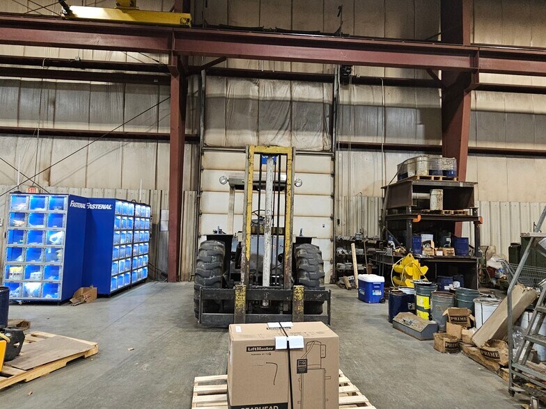 More Photos Of 3500 Contractors Dr, Midland Manufacturing For Sale