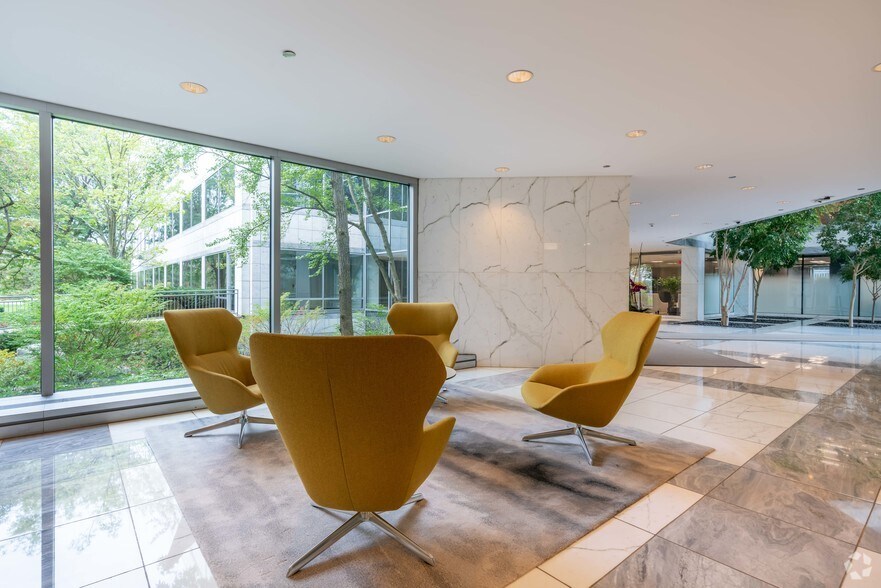 More Photos Of 500 Lake Cook Rd, Deerfield Office For Lease