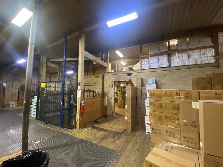 More Photos Of 480 Pratt Street Ext, Meriden Distribution For Lease