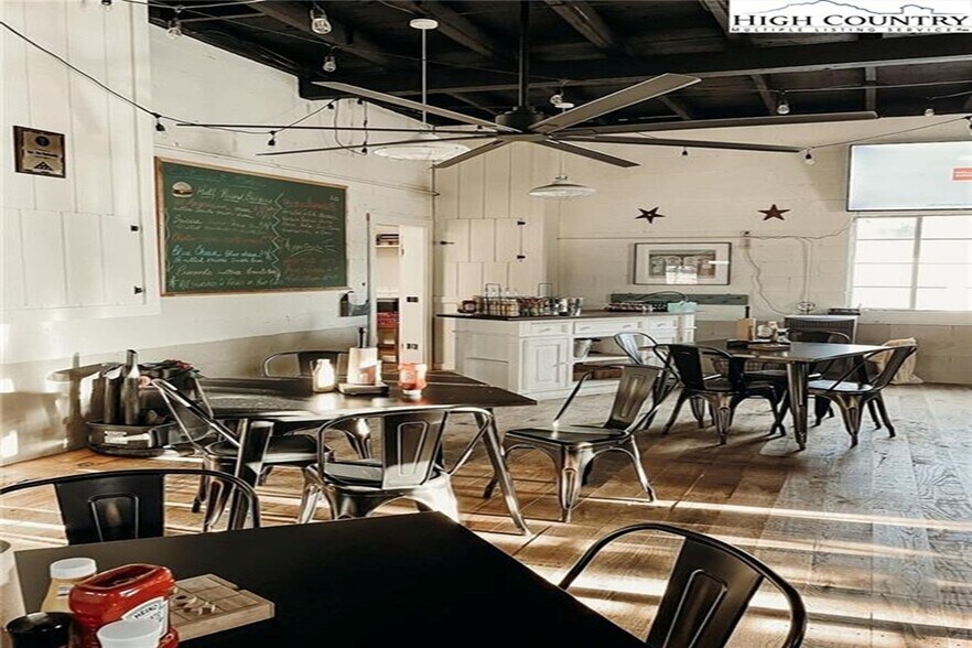More Photos Of 3979 Jefferson Hwy, Mouth Of Wilson Restaurant For Sale