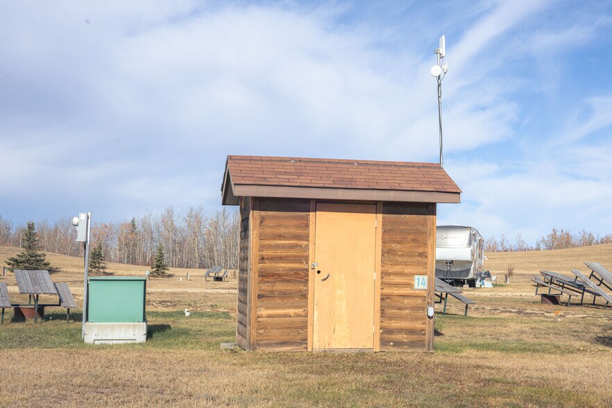 More Photos Of 56309 Range 13 rd, Onoway Trailer Camper Park For Sale