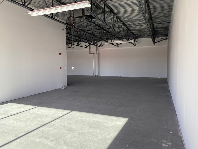 More Photos Of 16135-16157 142nd St, Edmonton Industrial For Sale