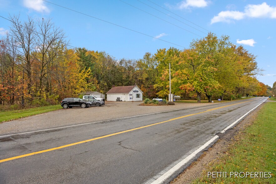 More Photos Of 3805 S Ravenna Rd, Ravenna Office For Sale