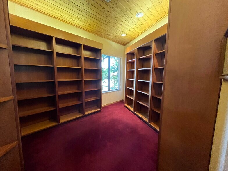 More Photos Of 200 N Thornton Ave, Orlando Office For Sale