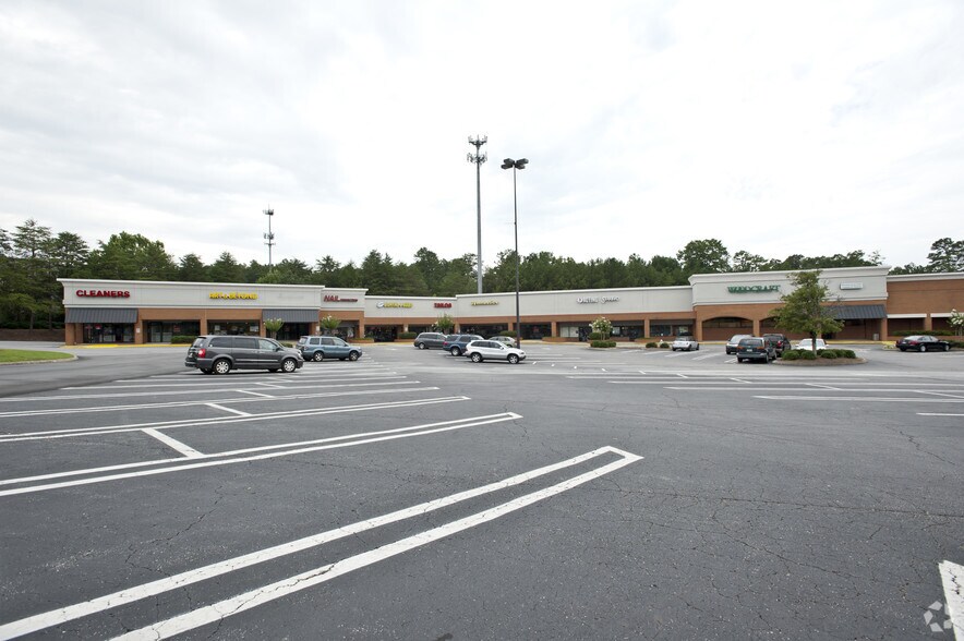More Photos Of 8560 Holcomb Bridge Rd, Alpharetta Unknown For Lease
