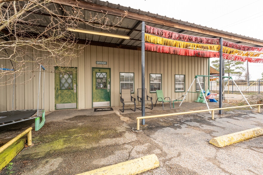 More Photos Of 17727 FM 2920 Rd, Tomball Auto Dealership For Sale