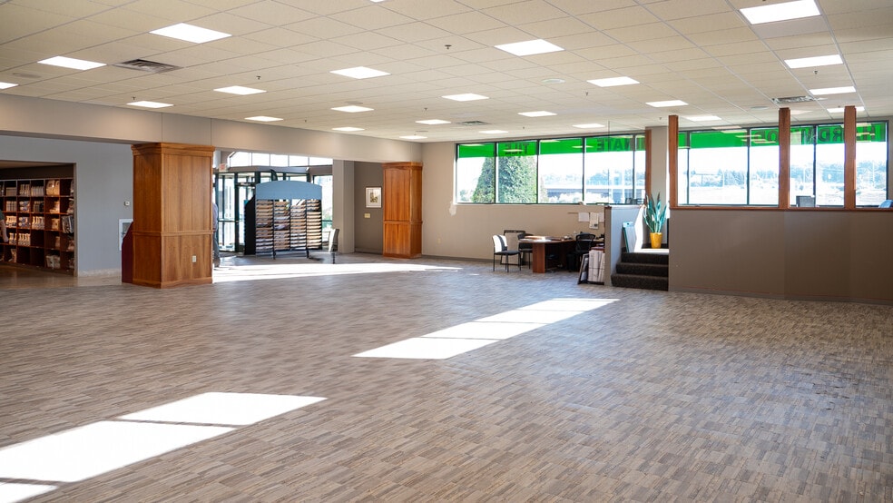 More Photos Of 5139 Highway 52 N, Rochester Freestanding For Lease