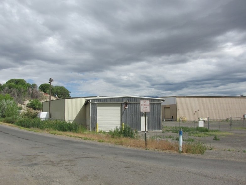 More Photos Of 5513 Highway 348, Delta Warehouse For Sale