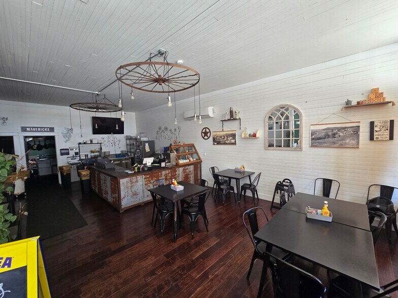 More Photos Of 203 Depot St, Marthasville General Retail For Lease