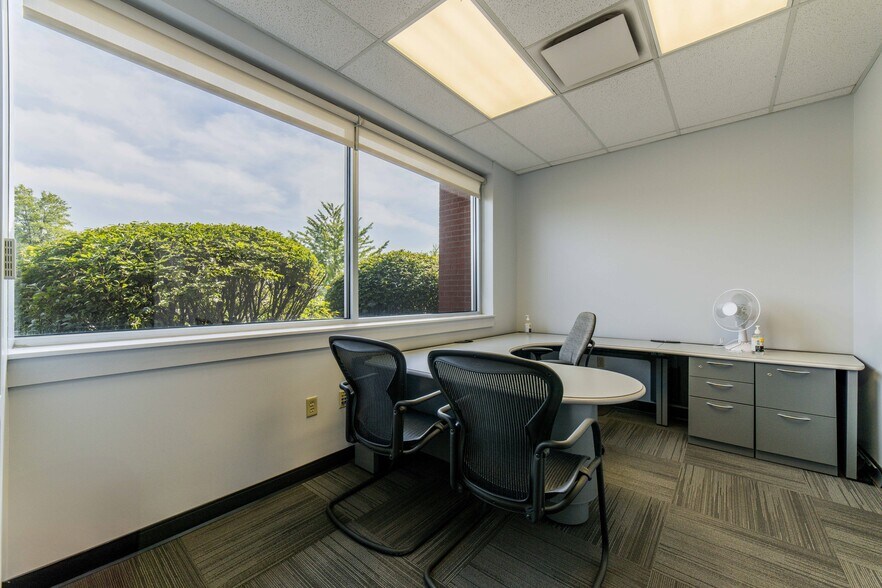 More Photos Of 224 JB Hunt Corporate Dr, Lowell Office For Sale