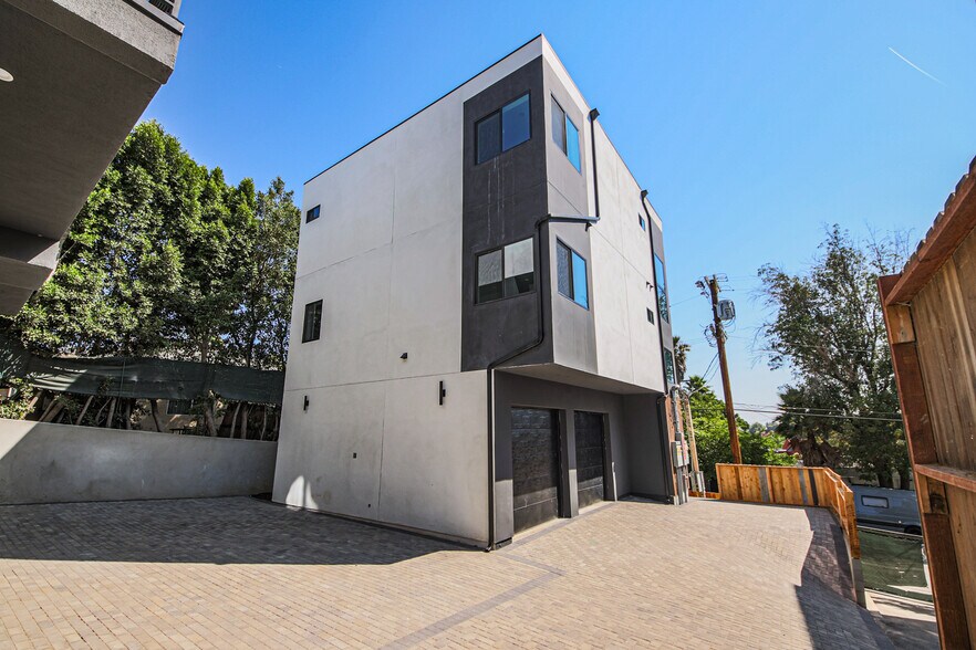 More Photos Of 2129 Aaron St, Los Angeles Apartments For Sale