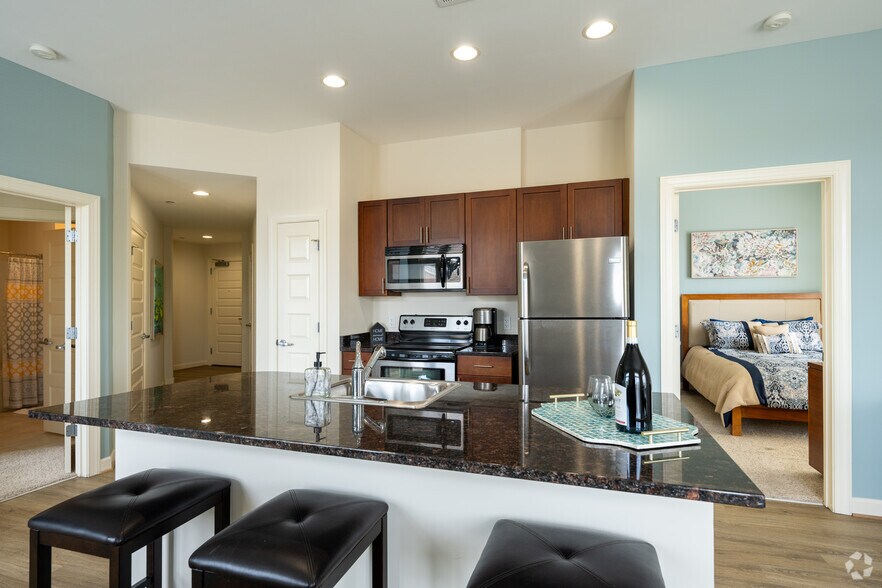 More Photos Of 670 Downey Green, Hampton Apartments For Sale